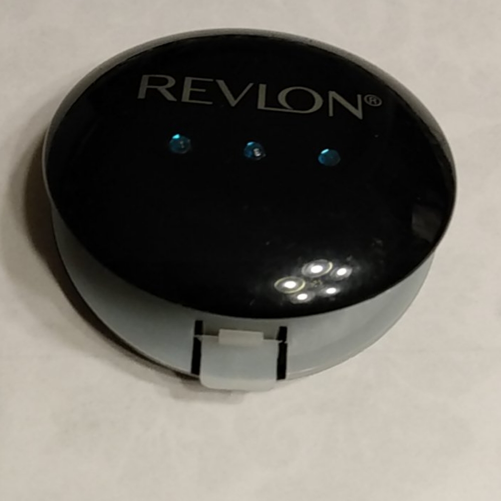 Light up compact mirror